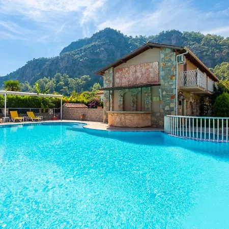 Ferienhaus Emel Paradise *