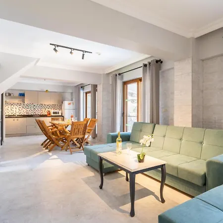 Emel Paradise Semesterbostad *