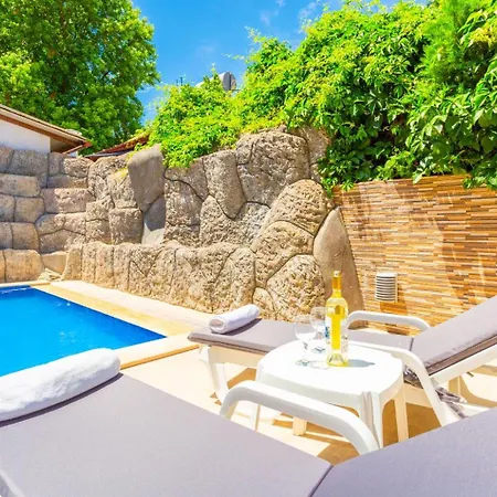 Ferienhaus Emel Paradise